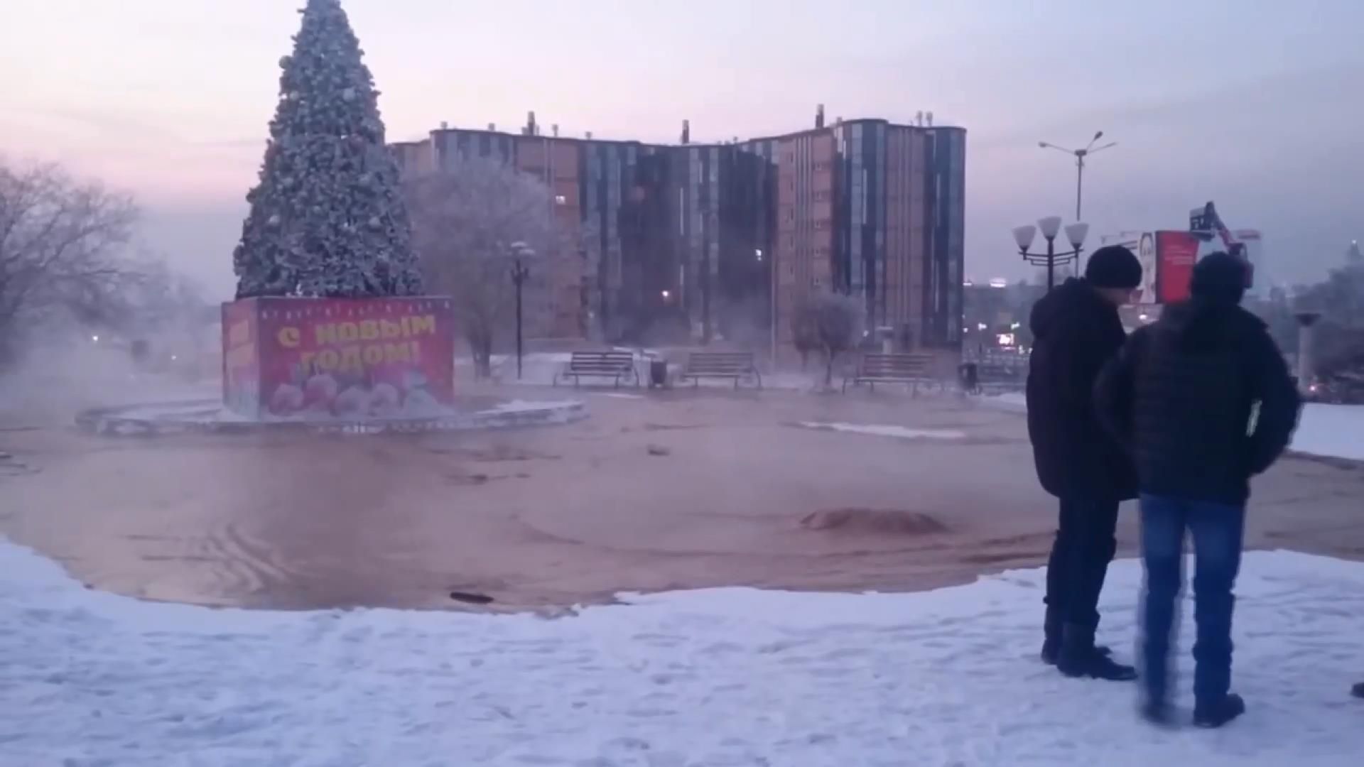 У центрі російського міста утворився ставок лайна