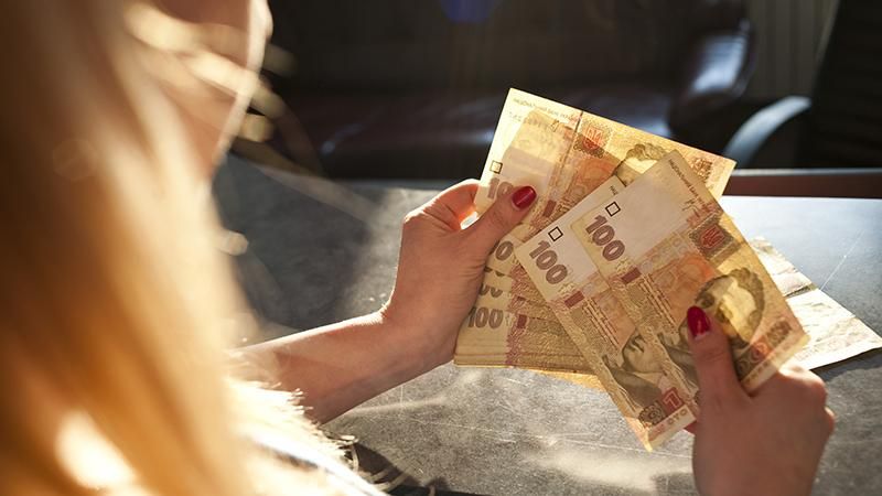 В 2016 Украине грозит вторая волна обесценивания гривны, — экономист В 2016 Украине грозит вторая волна обесценивания гривны, — экономист