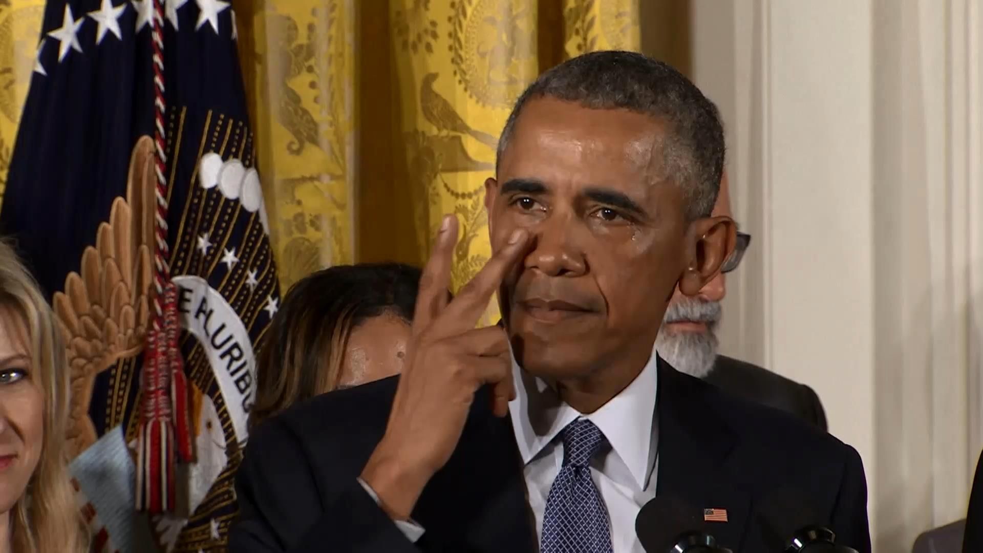 Обама прослезился во время речи Обама прослезился во время речи