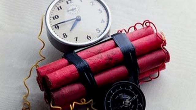 У Києві затримали чоловіка, який "заміновував" парламент та магазини "Рошен" У Києві затримали чоловіка, який "заміновував" парламент та магазини "Рошен"