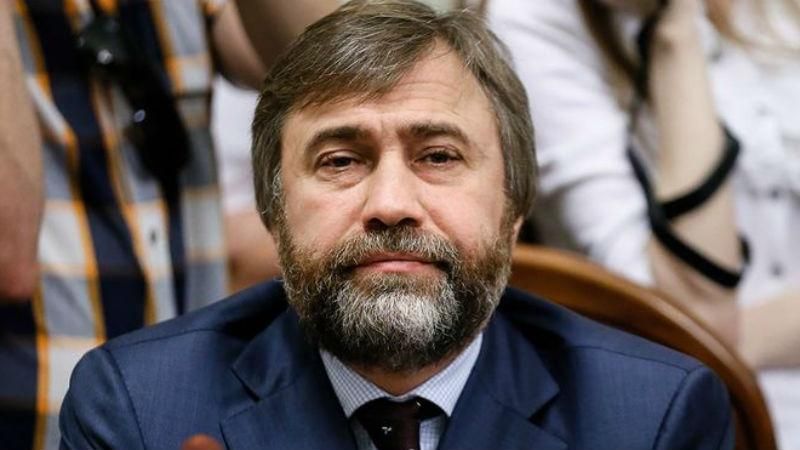 У Порошенко молчат, почему с сайта президента исчезла петиция о Новинском У Порошенко молчат, почему с сайта президента исчезла петиция о Новинском