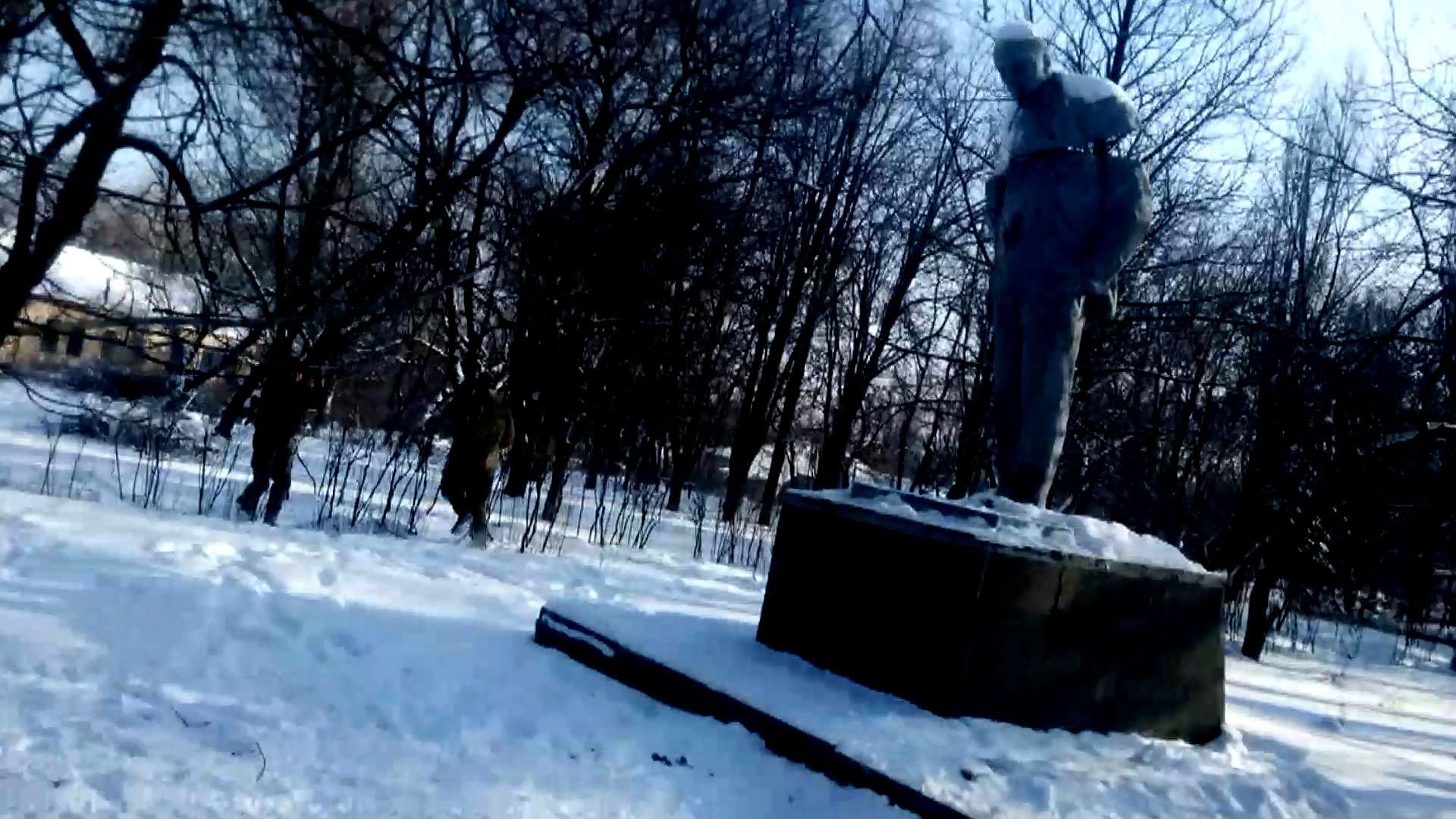 Бойцы АТО зачищают Донбасс от коммунизма Бойцы АТО зачищают Донбасс от коммунизма