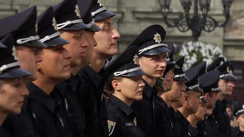 Відео дня: поліцейські колядують