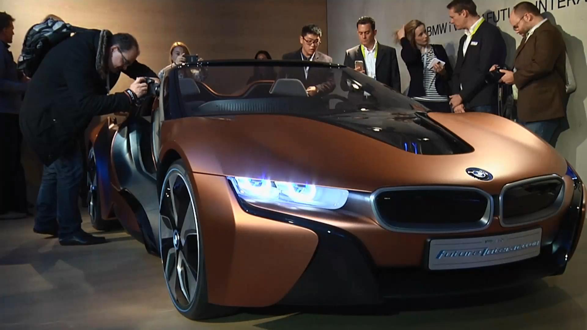 Супертехника в Лос-Анджелесе: умные авто, дрон-вертолет и кроссовки с подогревом