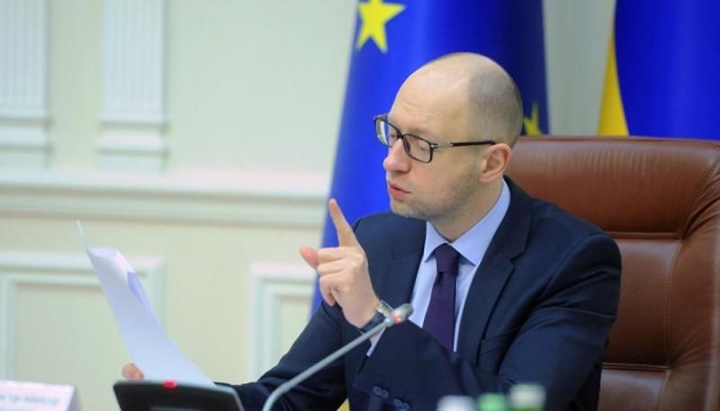 Арсеній Яценюк вимагає невідкладно вжити заходів для розчищення доріг Арсеній Яценюк вимагає невідкладно вжити заходів для розчищення доріг