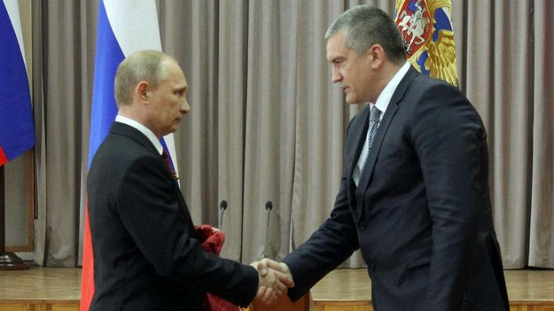 Кремль скоро "ликвидирует" Аксенова, — журналист