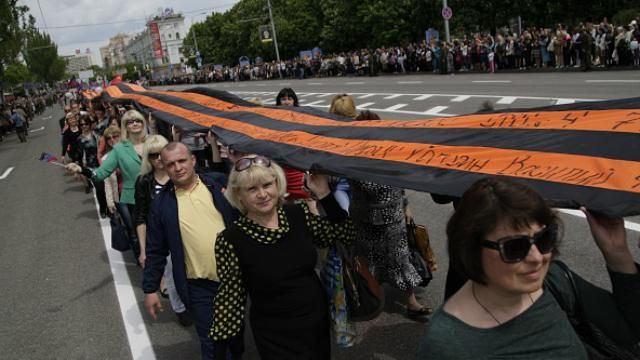 Россия должна сама убраться из Донбасса и Крыма, — Портников Россия должна сама убраться из Донбасса и Крыма, — Портников