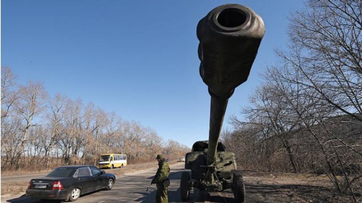Бойовики зосередили заборонене озброєння на двох напрямках, — розвідка Бойовики зосередили заборонене озброєння на двох напрямках, — розвідка