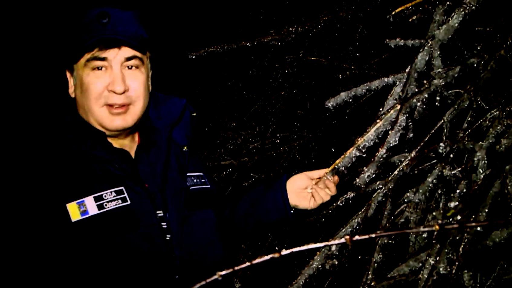 Саакашвілі пояснив, що заважає швидко ліквідувати наслідки жахливої негоди на Одещині Саакашвілі пояснив, що заважає швидко ліквідувати наслідки жахливої негоди на Одещині