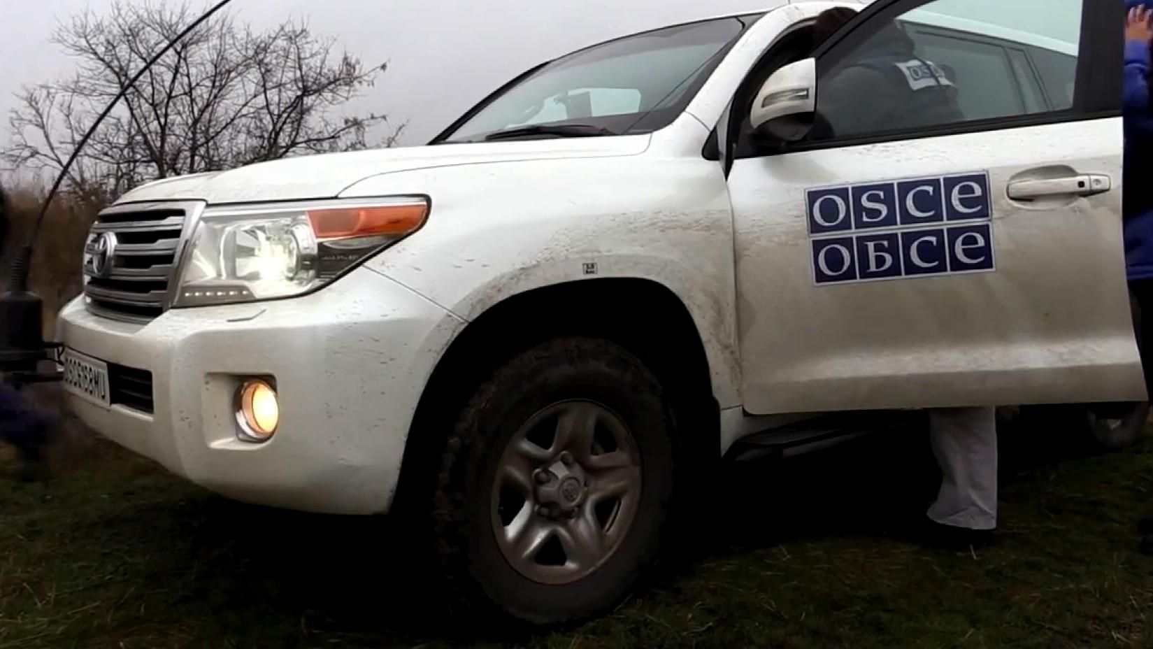 Боевики грубо задержали наблюдателей ОБСЕ в Донецкой области