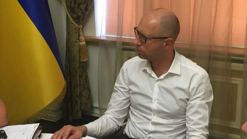 Яценюк посоветовал не платить за отопление, если в квартире холодно Яценюк посоветовал не платить за отопление, если в квартире холодно