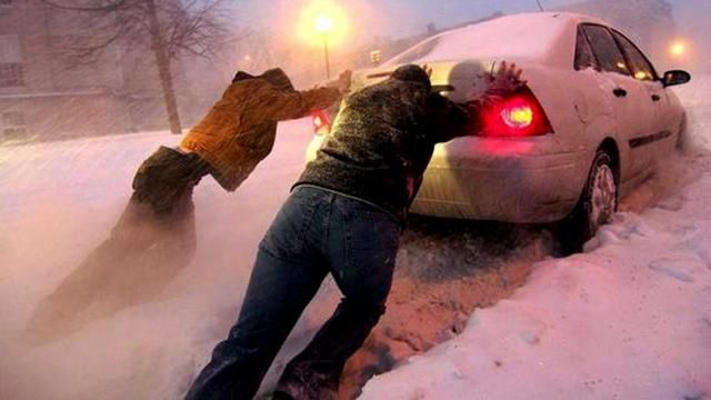 Как правильно ездить в гололед или метели: советы специалистов Как правильно ездить в гололед или метели: советы специалистов