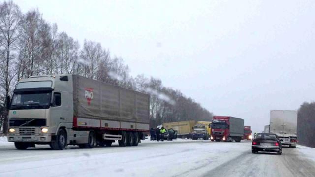 Из-за непогоды в Киев не будут пропускать грузовики