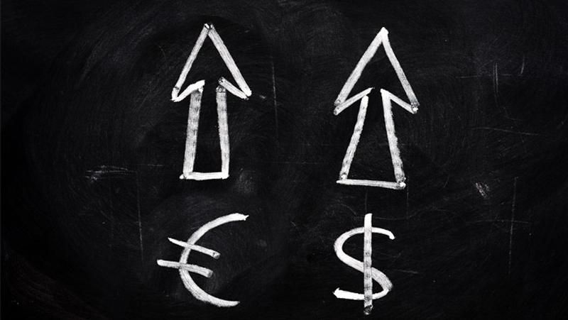 Рубль наблизився до антирекорду річної давнини через обвал нафтового ринку Рубль наблизився до антирекорду річної давнини через обвал нафтового ринку