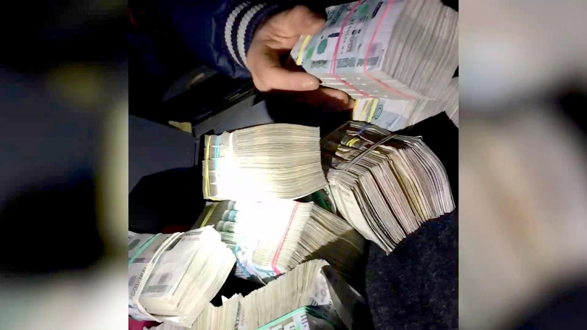 Мільйони рублів та тисячі доларів вилучили у зоні АТО від початку року Мільйони рублів та тисячі доларів вилучили у зоні АТО від початку року