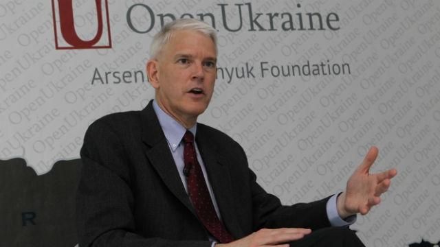 Екс-посол США напророкував Україні дуже тяжкий рік Екс-посол США напророкував Україні дуже тяжкий рік