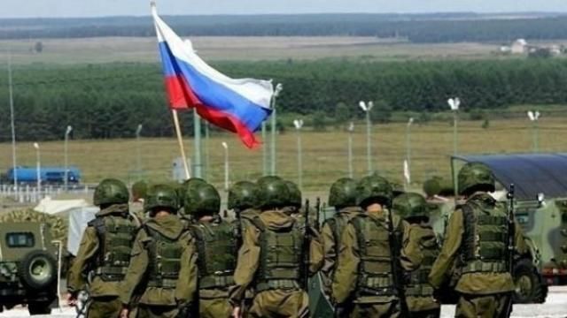 У Путіна знову зганяють військових до кордону з Україною