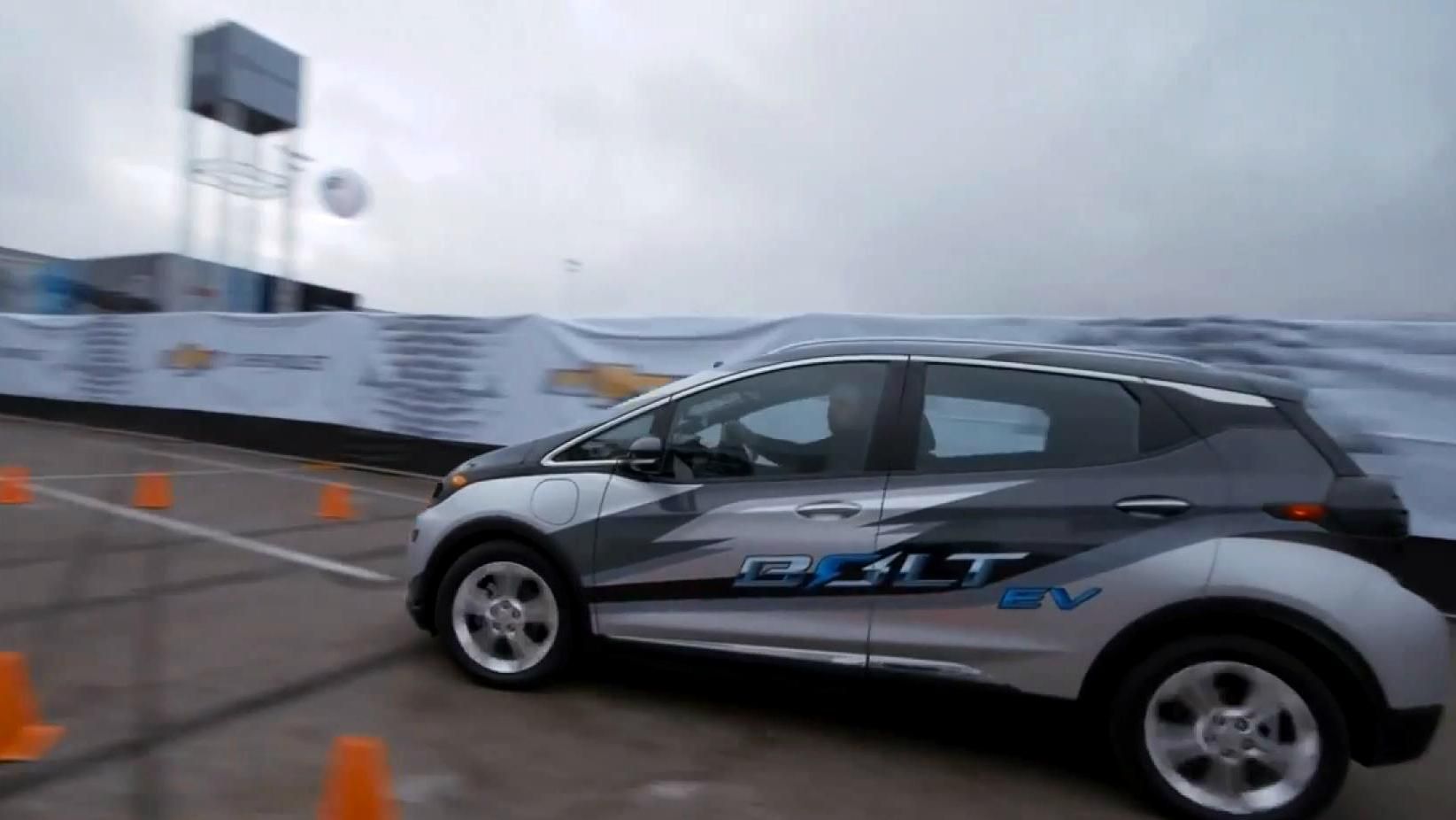 Представлено бюджетного конкурента електрокарів Tesla, програма піклується про родинне життя Представлено бюджетного конкурента електрокарів Tesla, програма піклується про родинне життя