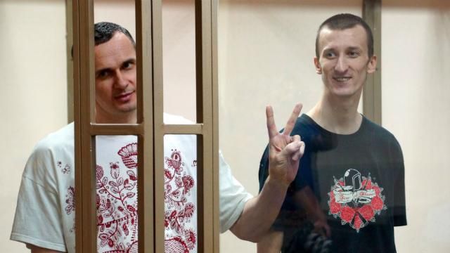 До встречи на Родине! — Сенцов с Кольченко написали праздничные письма Савченко До встречи на Родине! — Сенцов с Кольченко написали праздничные письма Савченко