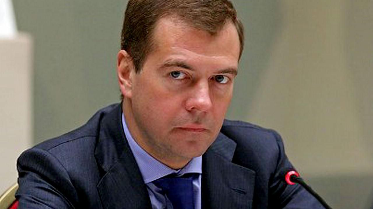 Россия готовится к худшему сценарию, — Медведев