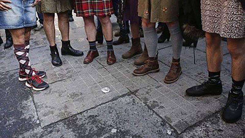 Голландские политики решили надеть мини-юбки