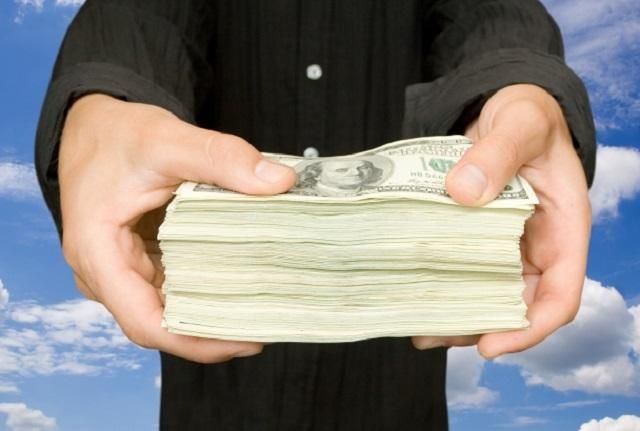 Аналітик порадив, в якій валюті краще зберігати заощадження Аналітик порадив, в якій валюті краще зберігати заощадження