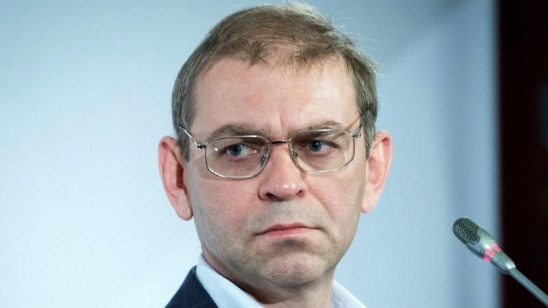 В Антикоррупционном бюро допрашивают двух известных политиков В Антикоррупционном бюро допрашивают двух известных политиков