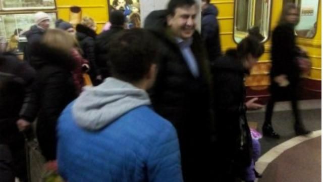 Саакашвили заметили в метро: опубликованы фото и видео 