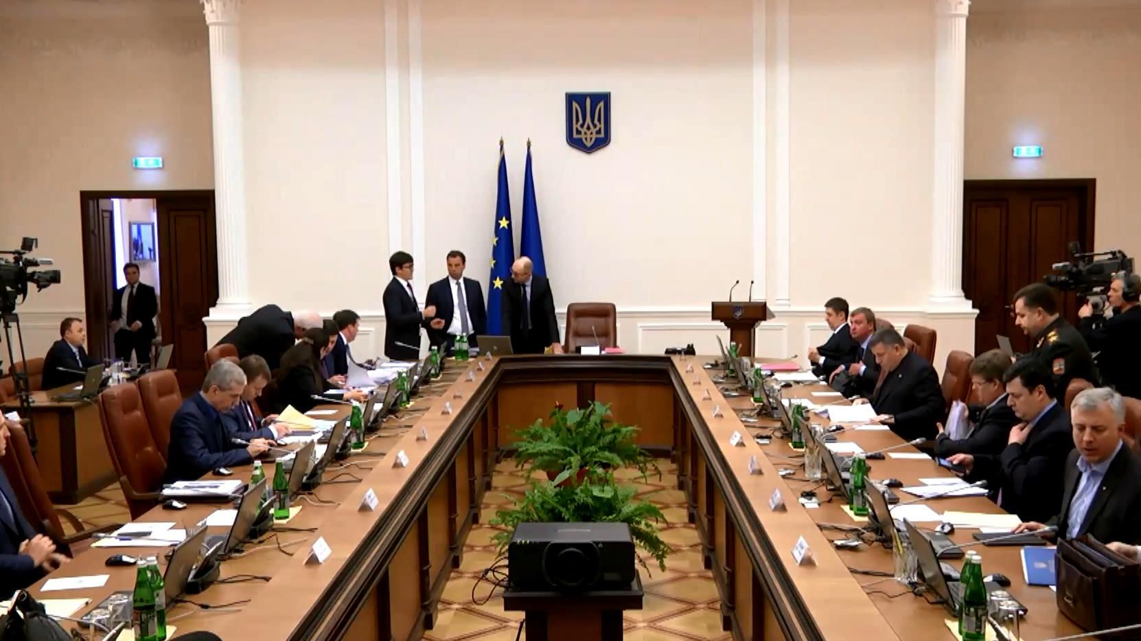 "Шовковий шлях" і перерахування платіжок за газ: як минуло перше засідання Кабміну 2016 року