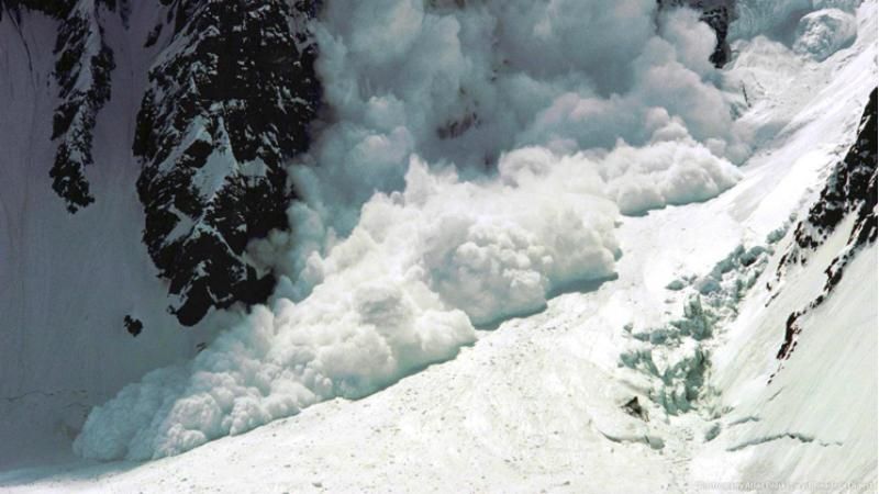 Украинец погиб из-за лавины во французских Альпах Украинец погиб из-за лавины во французских Альпах