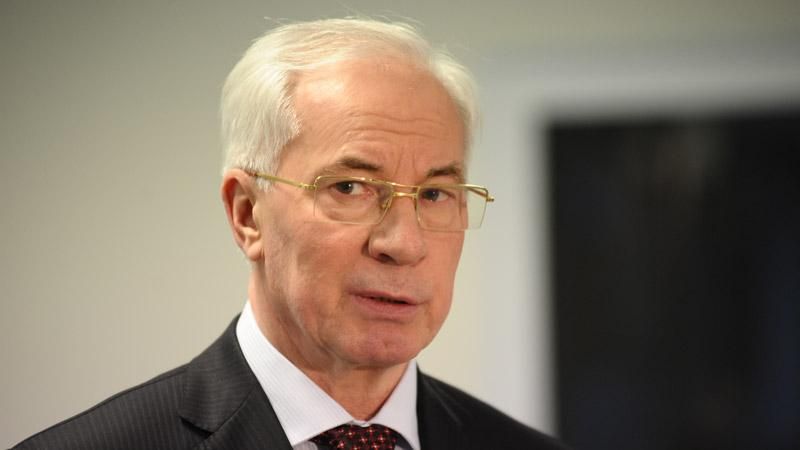 Азаров лютует из-за потери пенсии: Эти негодяи надо мной издеваются Азаров лютует из-за потери пенсии: Эти негодяи надо мной издеваются