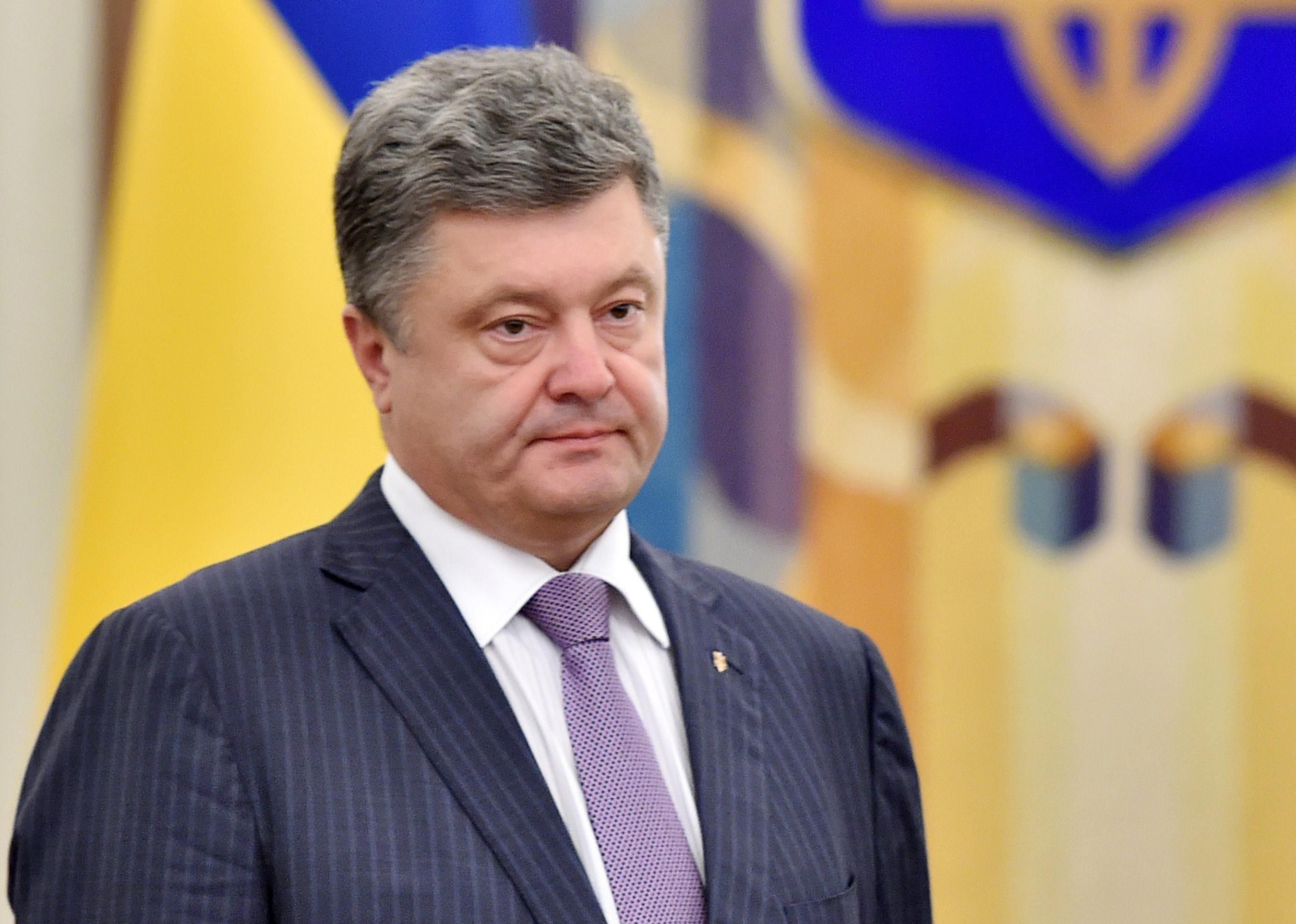 Порошенко: відновлення суверенітету на Донбасі має відбутися у 2016 році