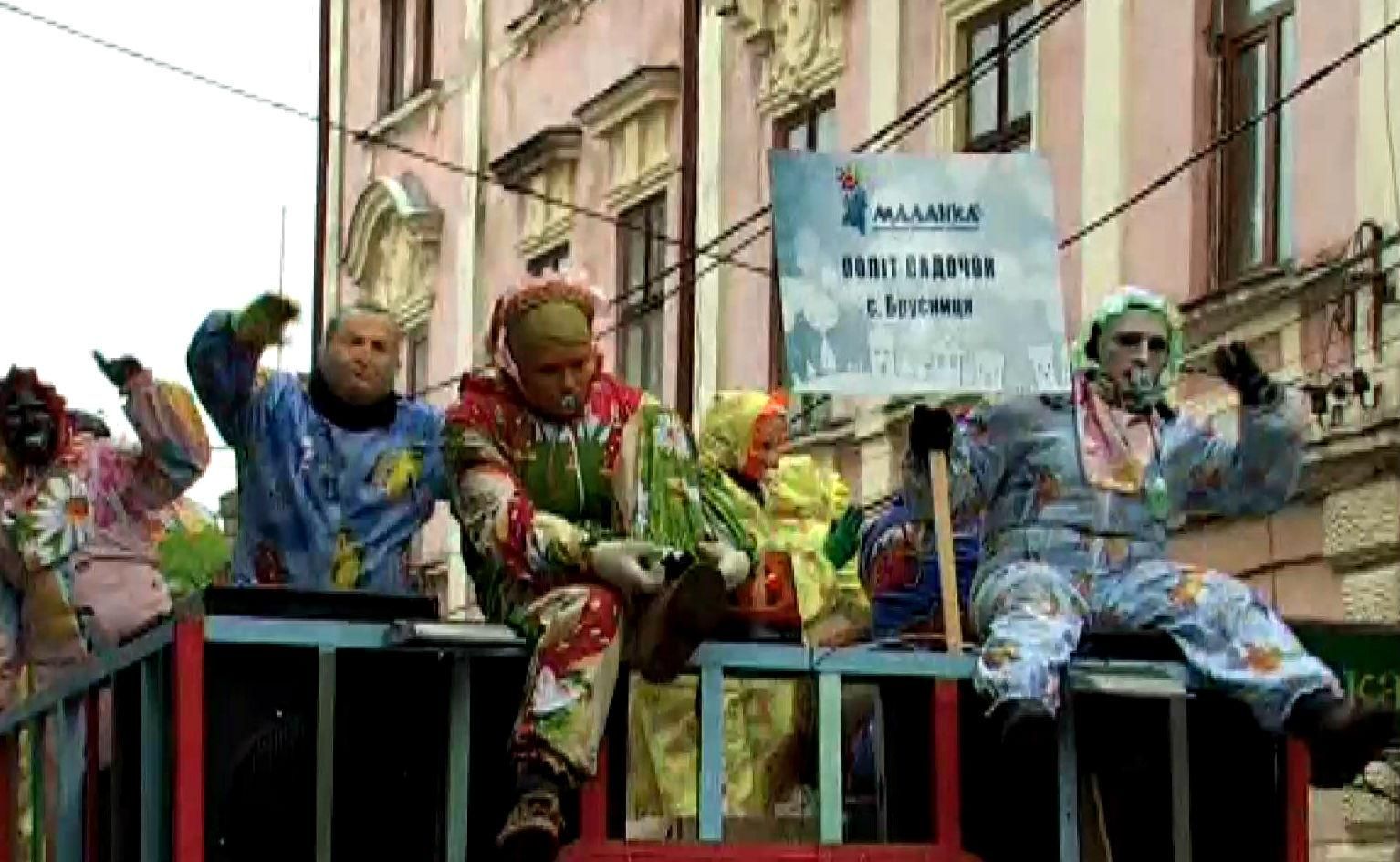 Старинный карнавал масок состоялся в Черновцах