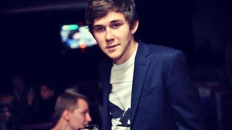 Суд обрав запобіжний захід скандальному "мажору" Толстошеєву Суд обрав запобіжний захід скандальному "мажору" Толстошеєву