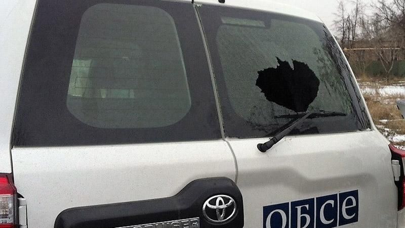 Террористы обстреляли автомобиль ОБСЕ
