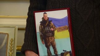 Порошенко посмертно нагородив 5-х кіборгів