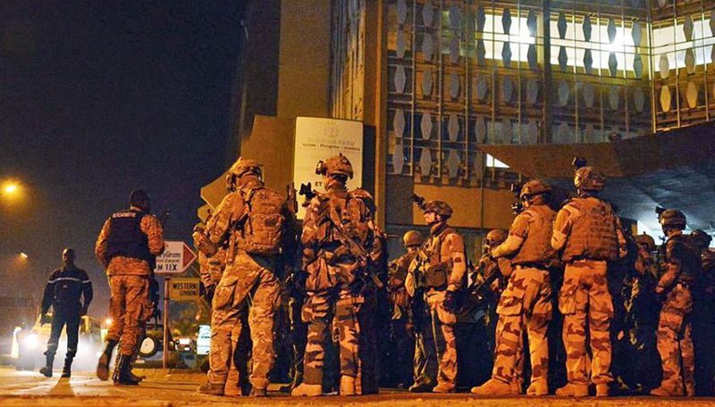 Топ-новости. Украинцы среди жертв теракта в Буркина-Фасо, начало официальной блокады Крыма Топ-новости. Украинцы среди жертв теракта в Буркина-Фасо, начало официальной блокады Крыма