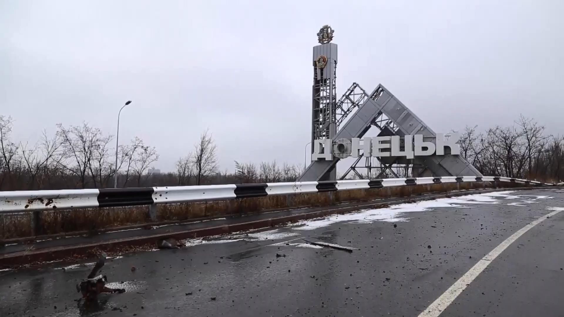 Слезы крепких мужчин: в Киеве вспомнили погибших киборгов Слезы крепких мужчин: в Киеве вспомнили погибших киборгов