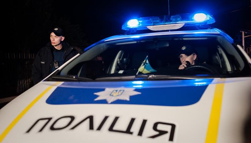 Патрульні поліцейські працюють: в Ужгороді оштрафували пішохода