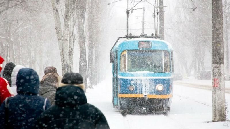 Одещину атакує снігова буря: порти не працюють, люди сидять без світла