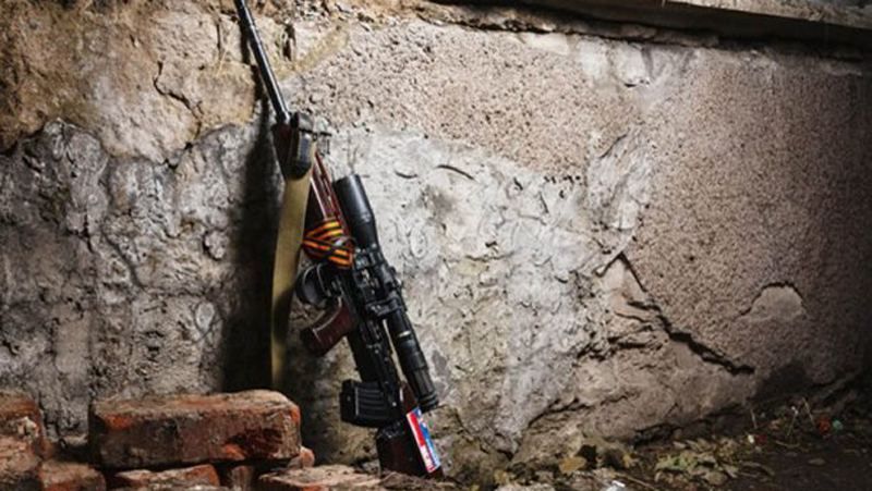 Російські окупаційні війська розкрадають і перепродують зброю, — розвідка Російські окупаційні війська розкрадають і перепродують зброю, — розвідка