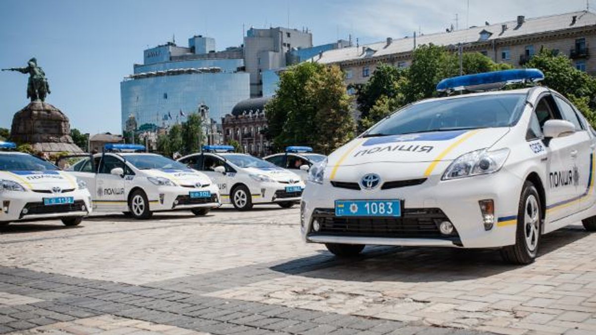 Як нова поліція "крокує" Україною — інфографіка