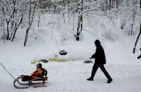 Європейці потерпають від снігопадів