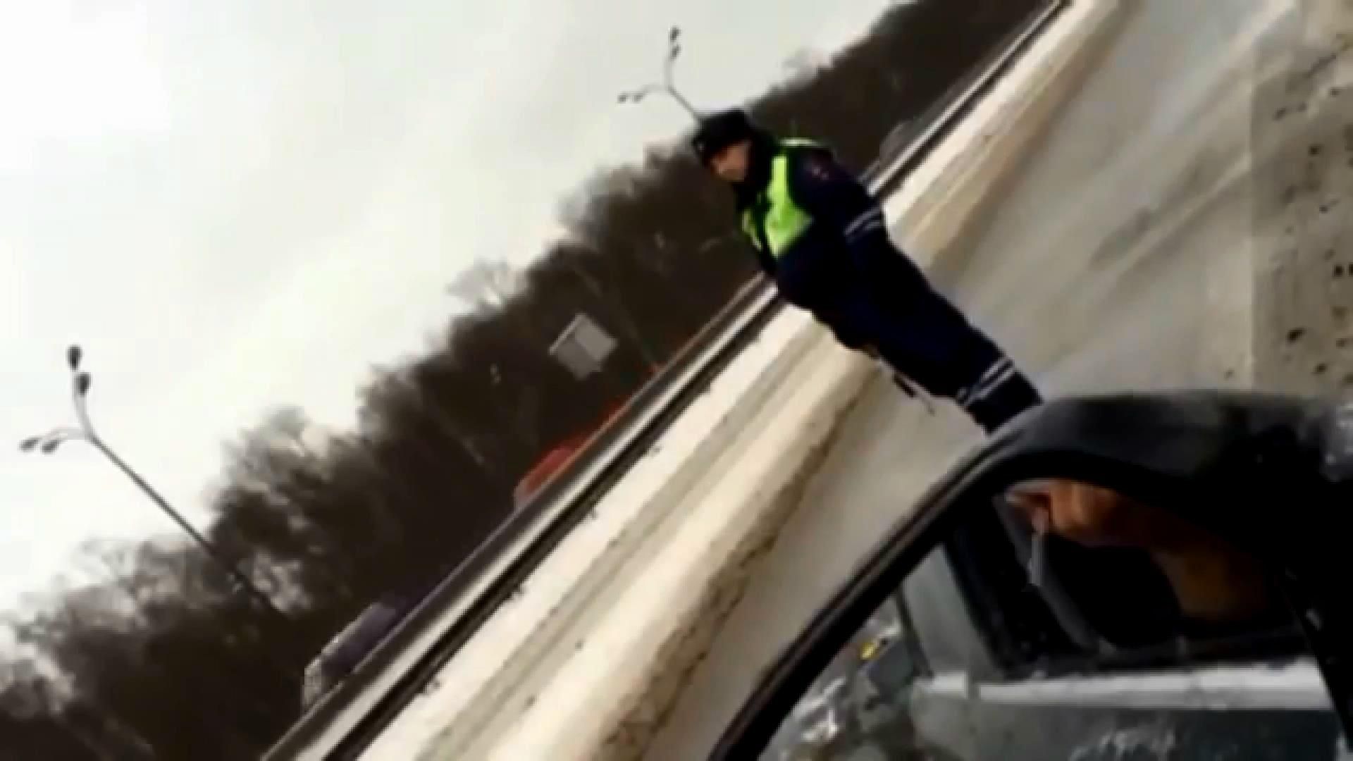 В России произошел скандал из-за кортежа чиновников В России произошел скандал из-за кортежа чиновников