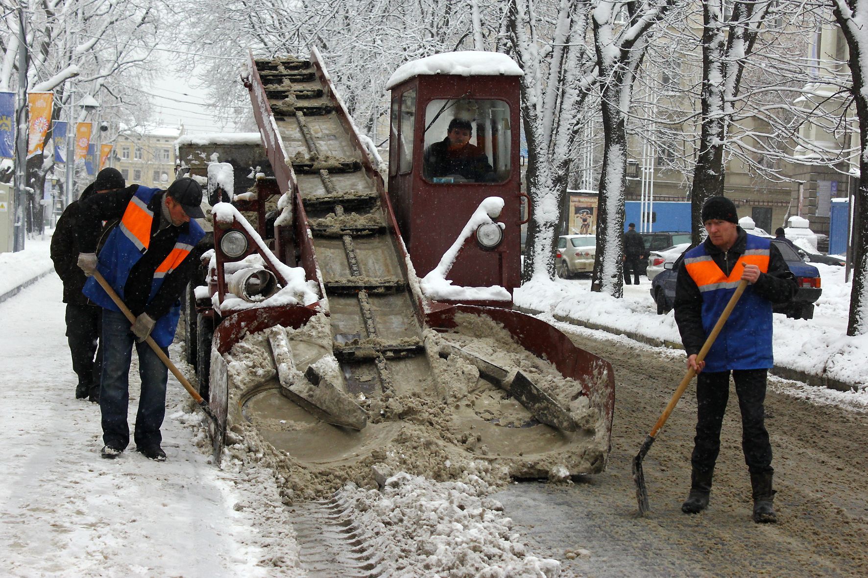 Негода залишила українців у 5 областях без світла Негода залишила українців у 5 областях без світла