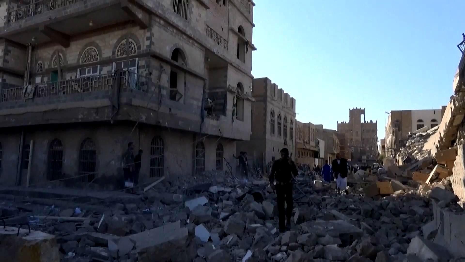 По столиці Ємену завдали авіаудару: десятки жертв