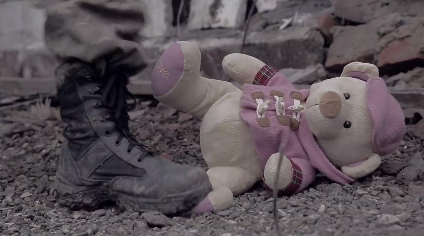 Неочікуване відео: як українські воїни "налякали" дітей звільненої Мар'їнки