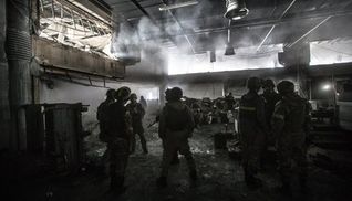 Як це було: "кіборги" співають гімн України в останні дні оборони аеропорту