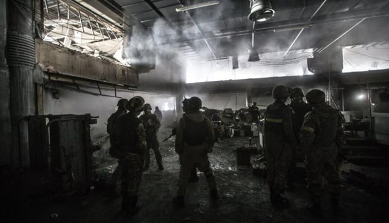 Как это было: "киборги" поют гимн Украины в последние дни обороны аэропорта Как это было: "киборги" поют гимн Украины в последние дни обороны аэропорта