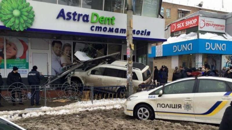 Скандального мажора Толстошеева отпустили под залог Скандального мажора Толстошеева отпустили под залог